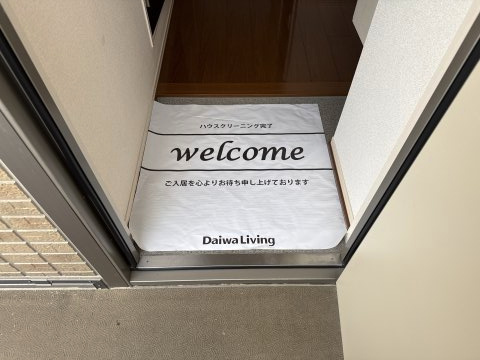 ウィステリアコートの玄関