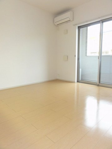 セレノ　アロッジオ　弐番館の居間・リビング