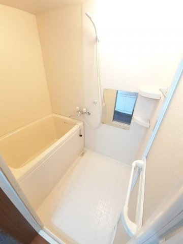 ＭｅｒｕＲｏｓｅ　Ⅲの浴室