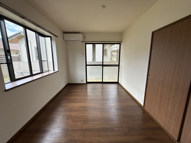 エステートピアあいらくの居間・リビング