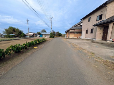 【前面道路含む現地写真】 | 那珂市飯田　中古戸建