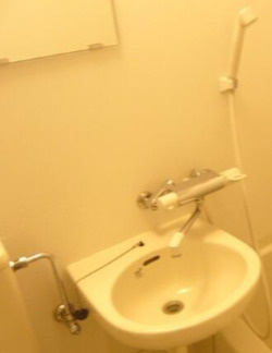 三幸ビルの洗面所