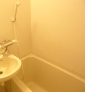 三幸ビルの浴室