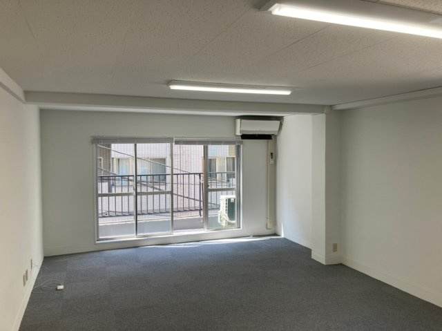 塚崎ビルの内装