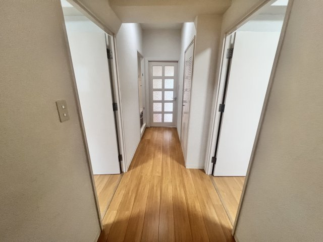 グランドパレス学園前C棟の内装