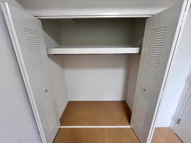 グランドパレス学園前C棟の収納