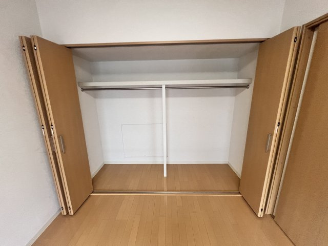 グランドパレス学園前C棟の収納