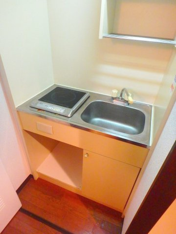 朝日プラザ久留米Ⅱのキッチン|コンパクトなキッチンで掃除もラクラク