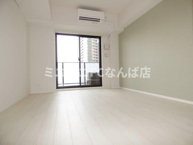 ルーエ天満橋の居間・リビング