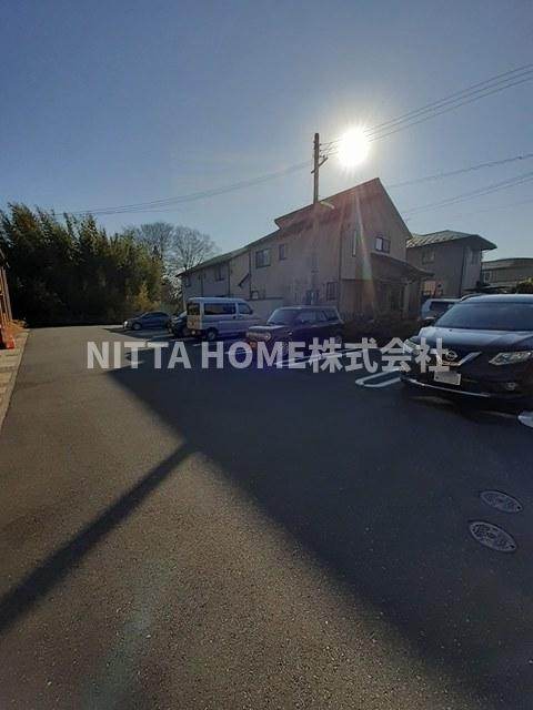 レジデンス愛Ａの駐車場|敷地内に駐車場も完備★