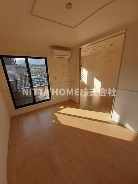 レジデンス愛Ａの居間・リビング|リビングは9.6帖です☆