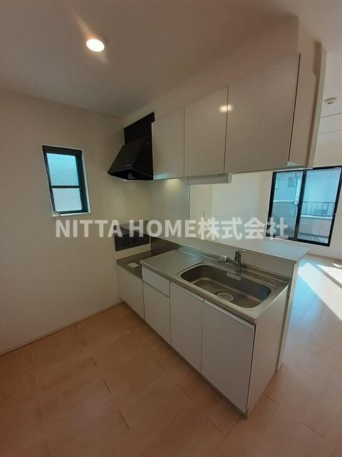 レジデンス愛Ａのキッチン|キッチンは人気の対面型キッチンです★