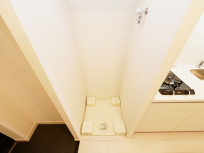 【設備】 | アドバンス大阪セレーノ | 洗濯機置き場です