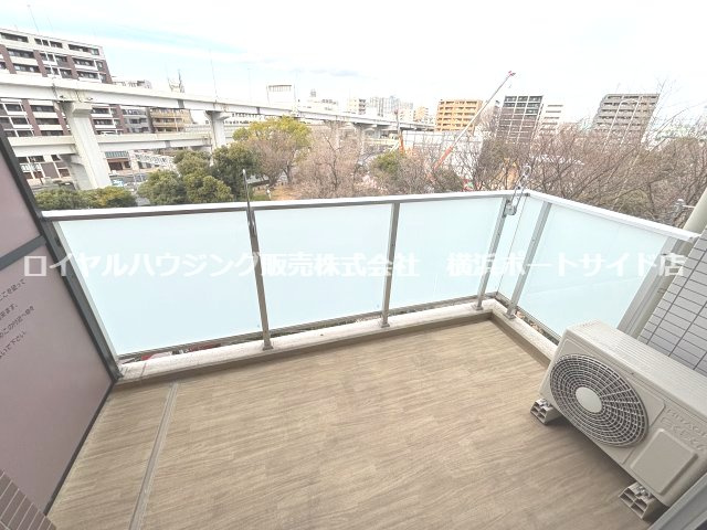 【バルコニー】