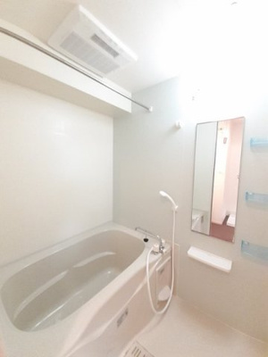 【浴室】 | サニー・ハイフラット | 日々の疲れを癒すお風呂付です