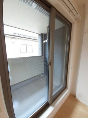 【バルコニー】 | ホースパークＡ | 暖かな日差しのふりそそぐバルコニー