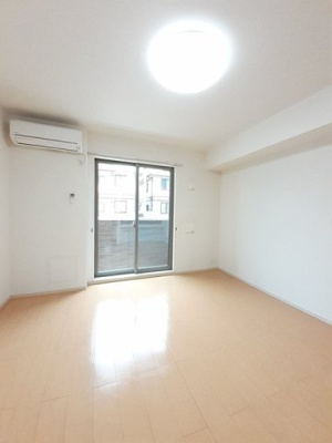 【居間・リビング】 | ルミエールⅢ | 居間です