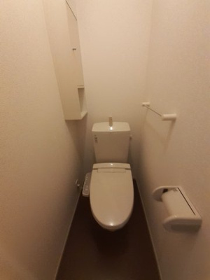 【トイレ】 | ルミエールⅢ | ゆったりとした空間のトイレです