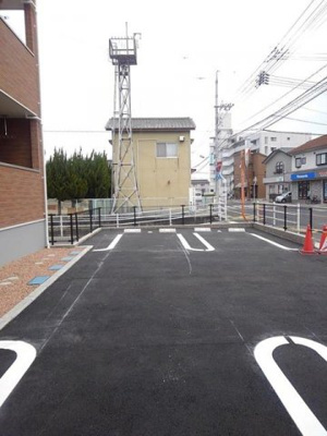 【駐車場】 | エクセレント山口 | 駐車場に車を止められます