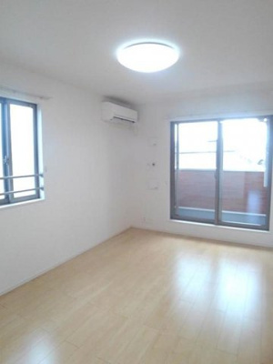 【居間・リビング】 | エクセレント山口 | 使いやすいリビングです