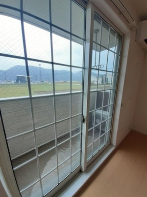 【バルコニー】 | リバーサイド紫雲 | 暖かな日差しのふりそそぐバルコニー