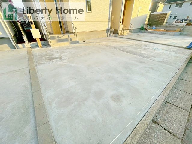 守谷市薬師台7丁目　新築戸建　B号棟の駐車場