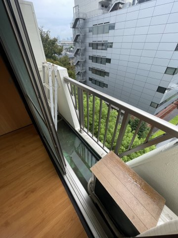 文原ビルのバルコニー