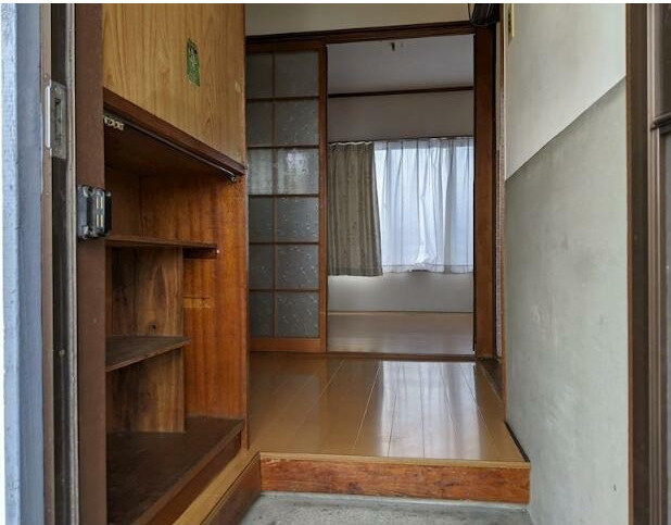 ゆたか荘の玄関