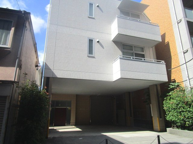 荒川区町屋２丁目の倉庫