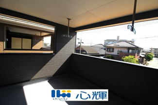 【バルコニー】 | クレイドルガーデン山陽小野田市赤崎第２（１号棟） | 日当たりのよい住宅エリアですので、多くの陽光が降り注ぎ、室内には陽だまりを生み出してくれます。