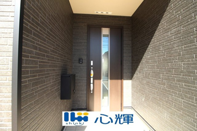 【玄関】 | クレイドルガーデン山陽小野田市赤崎第２（１号棟） | 家の顔となる玄関。 ゲストを迎え入れても安心の空間です。
