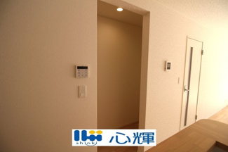 【その他】 | クレイドルガーデン山陽小野田市赤崎第２（１号棟） | キッチン横のパントリースペースです。調味料や調理雑貨の整理も楽々です♪