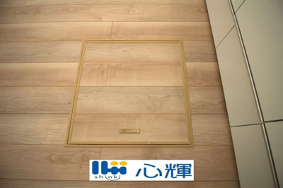 【収納】 | クレイドルガーデン山陽小野田市赤崎第２（１号棟） | キッチン床下収納です。いざというときの非常食や使用頻度の低いものをコンパクトに収納します。