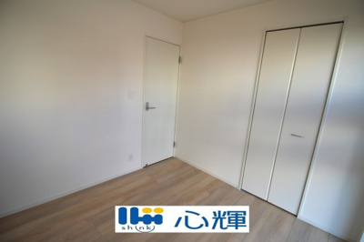 【洋室】 | クレイドルガーデン山陽小野田市赤崎第２（１号棟） | 住まう方でカスタマイズして頂けるシンプルなデザインの内装。ご自身で素敵な空間を創り上げられます。