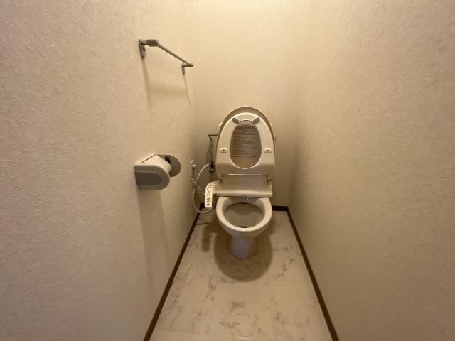 キャピタルコンフォール加古川　D棟のトイレ