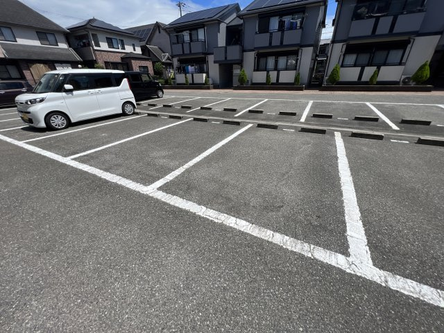 キャピタルコンフォール加古川　D棟の駐車場