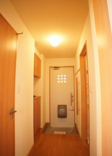 ベニールDの玄関