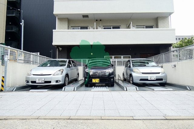 アソシアグロッツォ博多セントラルタワーの駐車場