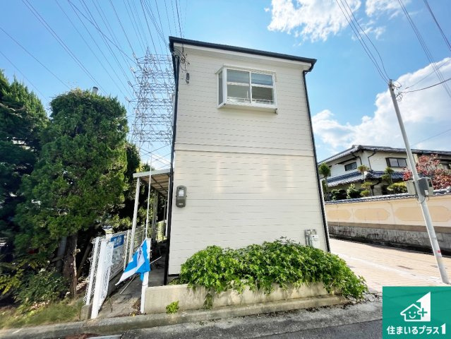 宝塚市今里町　中古一戸建ての外観|お客様に長く安心して住んでいだだける事にこだわった家づくり！住んでからのアフターサービスにもしっかりと取り組んでいます！