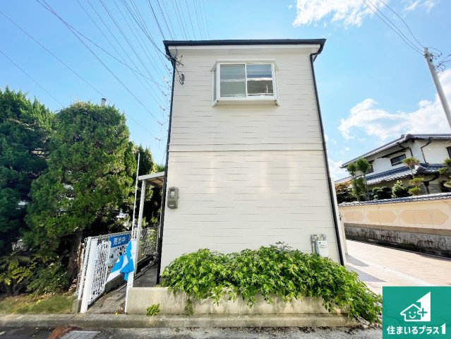 宝塚市今里町　中古一戸建ての外観|安心の10年保証！外観を美しく保ち、雨水で汚れを落とします！気になることがありましたら、お気軽にお問い合わせください！