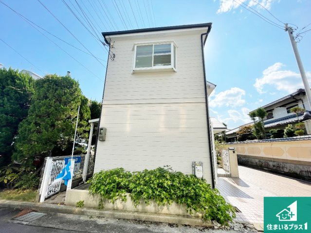 宝塚市今里町　中古一戸建ての外観|お客様に長く安心して住んでいだだける事にこだわった家づくり！住んでからのアフターサービスにもしっかりと取り組んでいます！