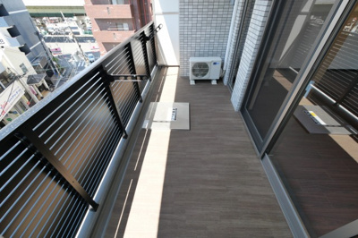 【バルコニー】 | プレジオ九条 | 落ち着いた時間を過ごせるバルコニーです