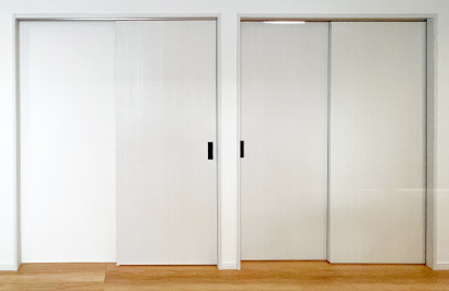 仲介手数料不要　i-passo東区長嶺南６丁目【長嶺小・長嶺中】の収納|開閉が軽くスムーズな設計で、傷やよごれに強いコーティングでお手入れもカンタンな建具。さまざまなお部屋に調和する豊富なデザイン。大容量の収納は家族全員の靴が収納でき、玄関の美しさを保ちます。