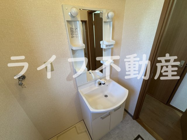 エーデルハイムAの独立洗面台|朝の身支度には欠かせない独立洗面化粧台