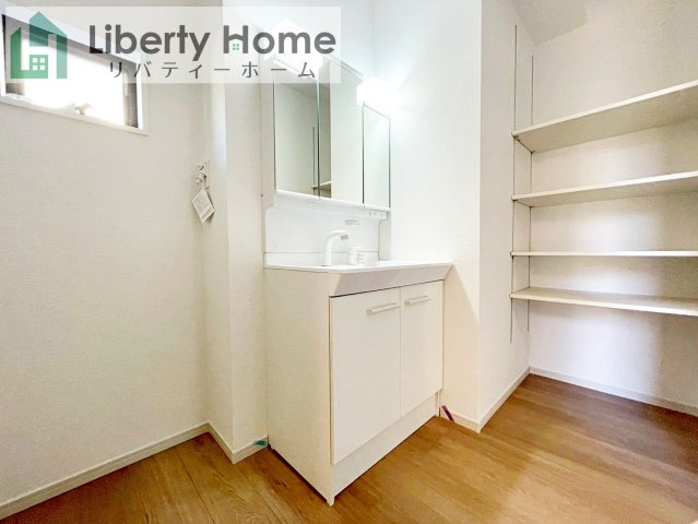 守谷市松ケ丘5期　新築戸建　1号棟の独立洗面台