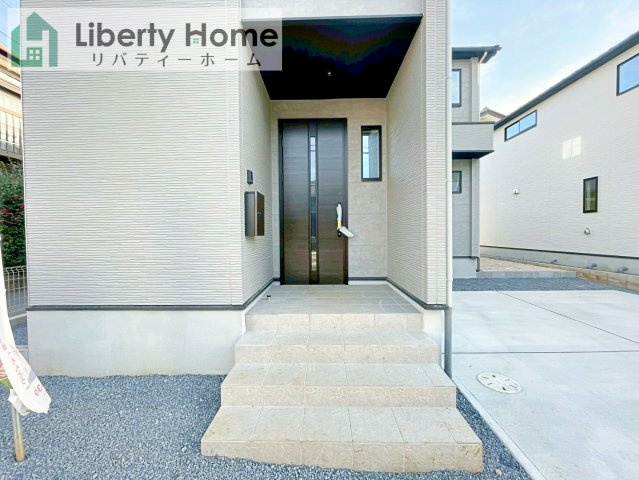守谷市松ケ丘5期　新築戸建　1号棟のエントランス