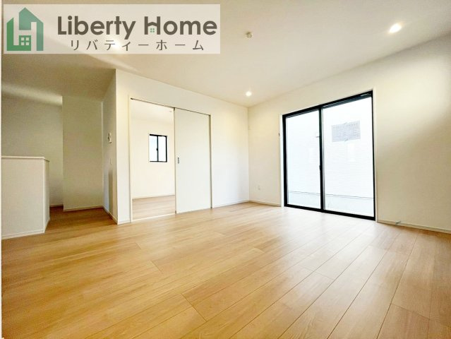 守谷市松ケ丘5期　新築戸建　1号棟の居間・リビング