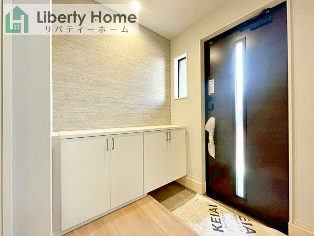 守谷市松ケ丘5期　新築戸建　1号棟の玄関