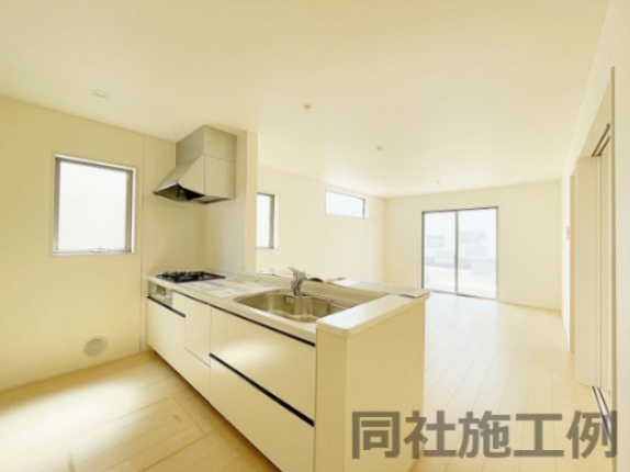 新築戸建・新築建売　須賀川市森宿字安積田【長期優良住宅】西袋一小・西袋中の居間・リビング|同社施工例