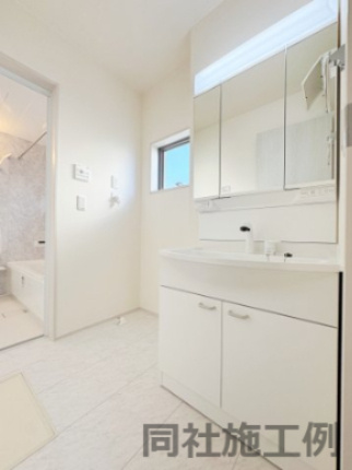 新築戸建・新築建売　須賀川市森宿字安積田【長期優良住宅】西袋一小・西袋中の独立洗面台|同社施工例